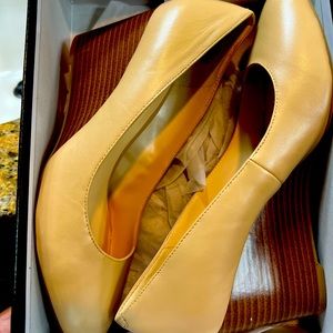 Nine West JAZZIN9X0 (Neutral) Leather Wedges